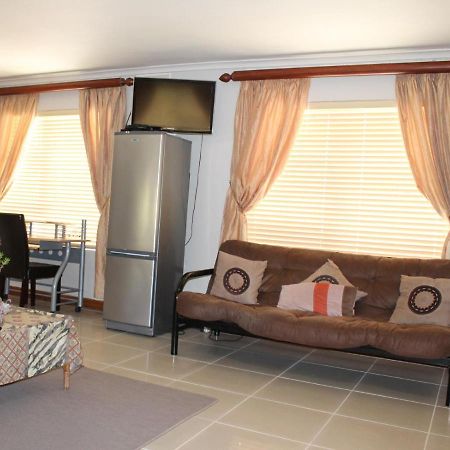 Quest Bed And Breakfast Melkbosstrand Extérieur photo
